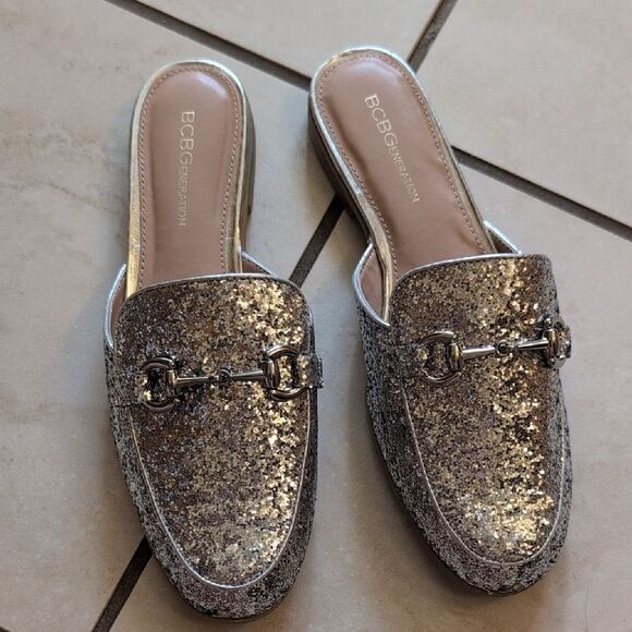 NEW BCBG Zorie Sparkle Loafer Slip On Sandal Silver Horsebit Size 8 - Picture 2 of 7